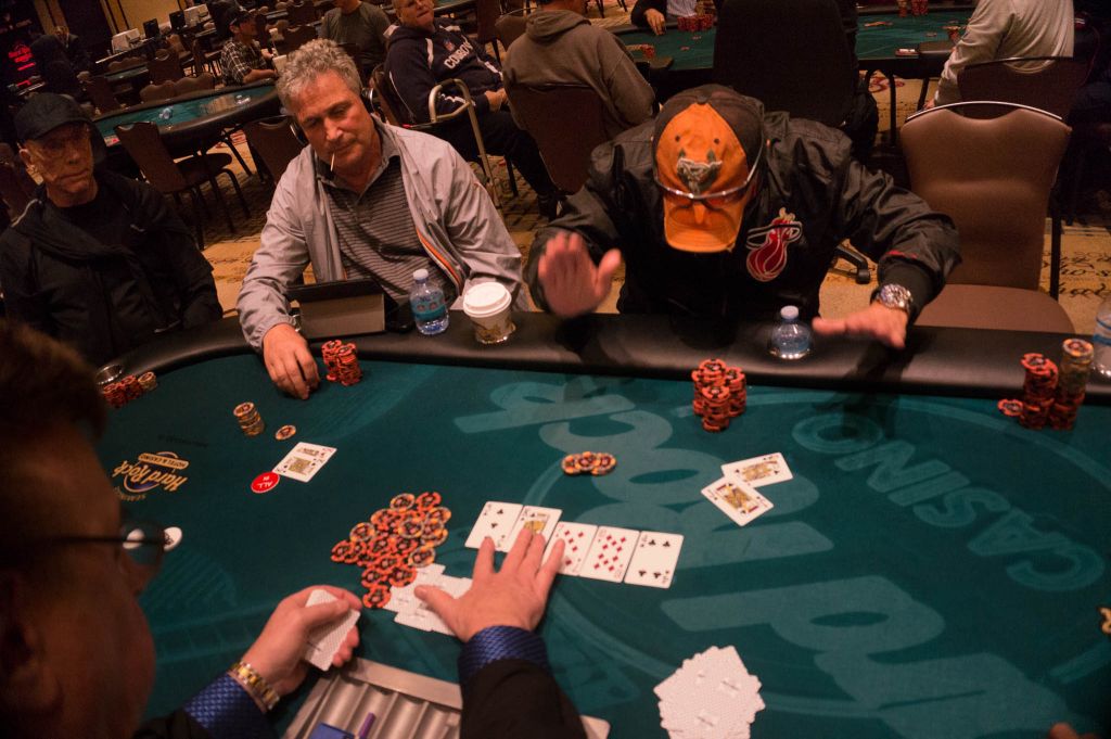 Henri Azoulay (right) celebrates surviving against Elliott Zaydman (left)