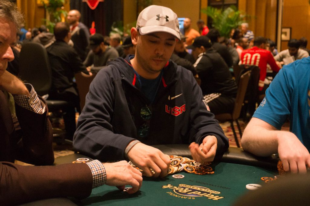 Viktor Lavi unbagging his chip leading bag