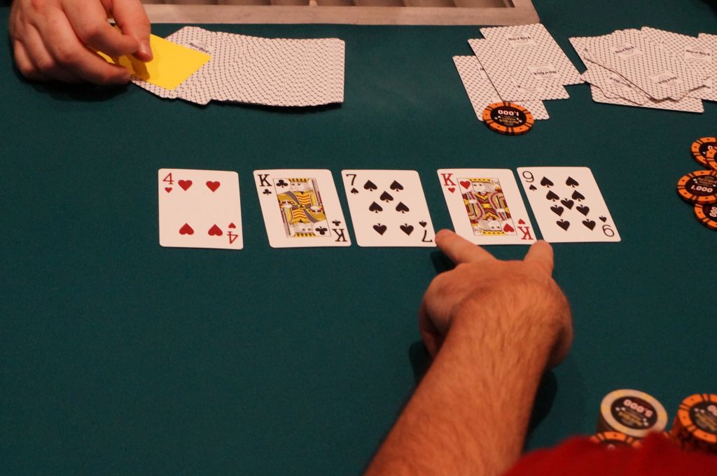 Yigal Hen turned quads to eliminate Marcus Stein