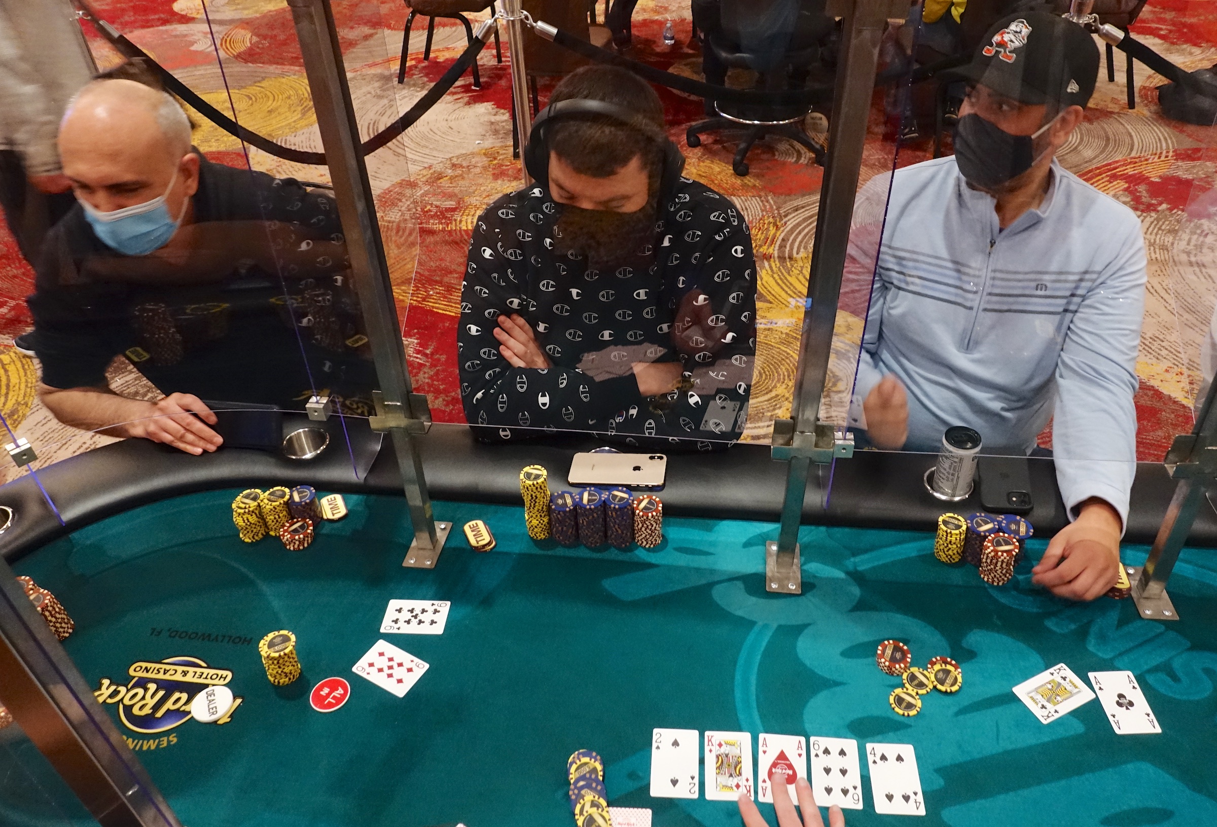 Manuel Labandeira Eliminated 15th by James Anderson